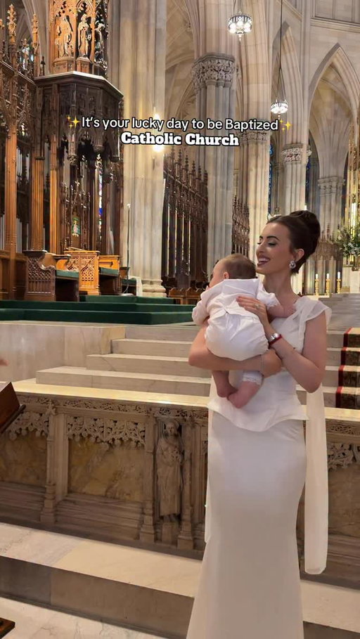 Had a little “My Big Fat Greek Wedding” moment 
Captured by @urdayunveiled