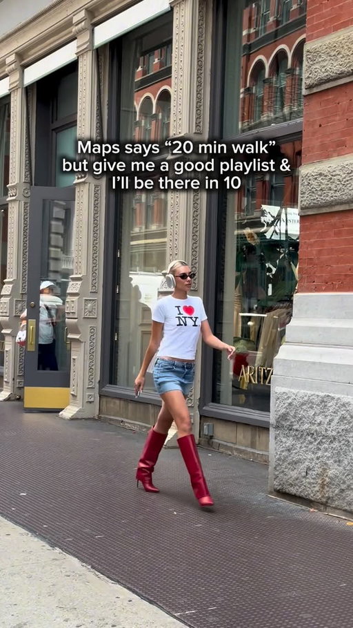 Don’t underestimate a good playlist 🙅🏼‍♀️
-
-
#modelwalk #catwalk #runwaywalks #relatable 
Skirt @marshalls 
Boots @stevemadden