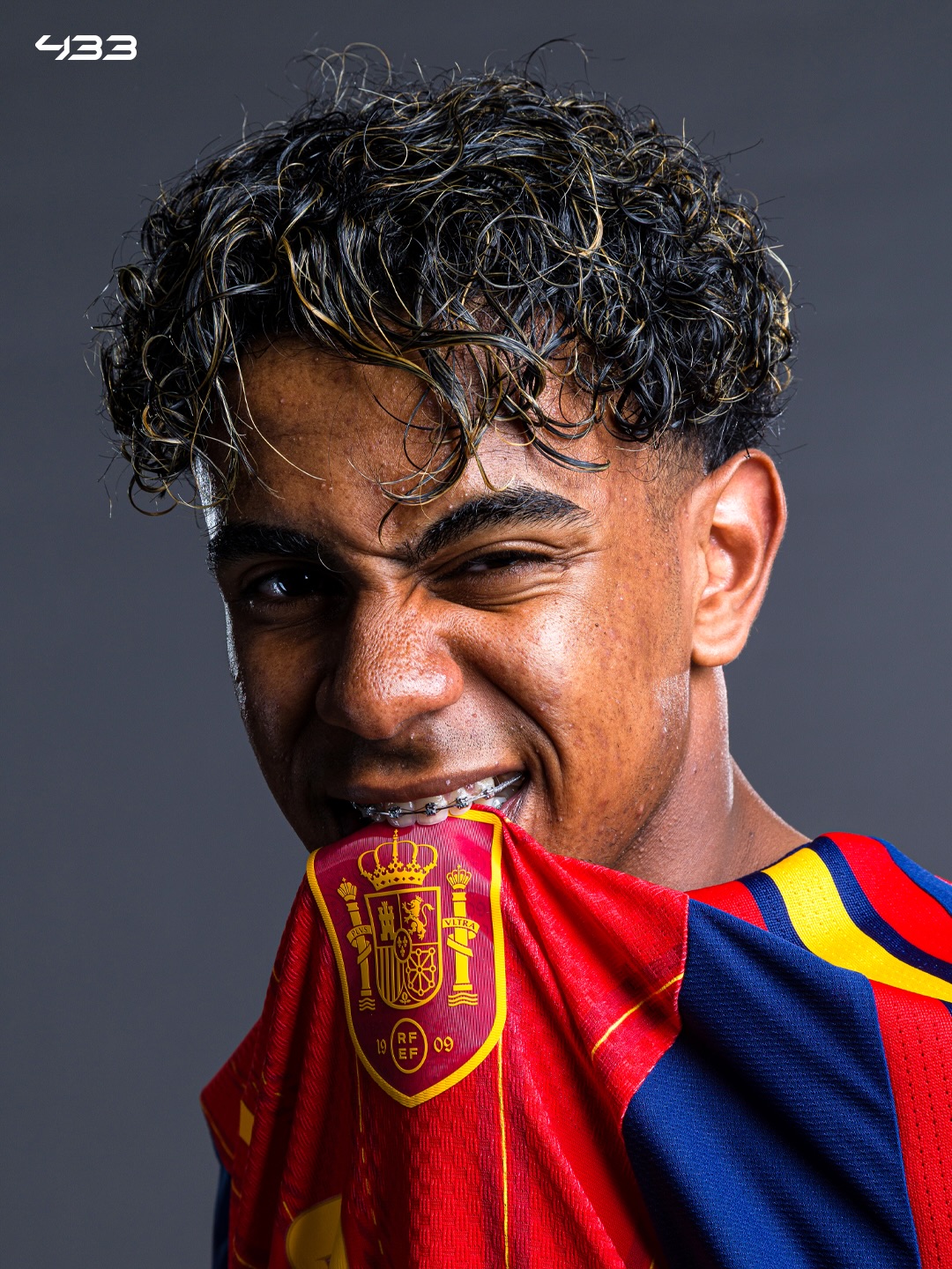 🚨 𝐁𝐑𝐄𝐀𝐊𝐈𝐍𝐆: Lamine Yamal is 100% 𝐅𝐈𝐓 𝐓𝐎 𝐏𝐋𝐀𝐘, Spanish head coach confirms 💪

“The good news is Lamine is very fit. He feels very well,” De la Fuente said in the press conference 💬

“The doctors are telling us that Lamine is in 𝗣𝗘𝗥𝗙𝗘𝗖𝗧 𝗖𝗢𝗡𝗗𝗜𝗧𝗜𝗢𝗡 to play minutes tomorrow.”

𝐖𝐎𝐑𝐋𝐃 𝐂𝐔𝐏 𝐃𝐄𝐁𝐔𝐓 𝐋𝐎𝐀𝐃𝐈𝐍𝐆 ⌛