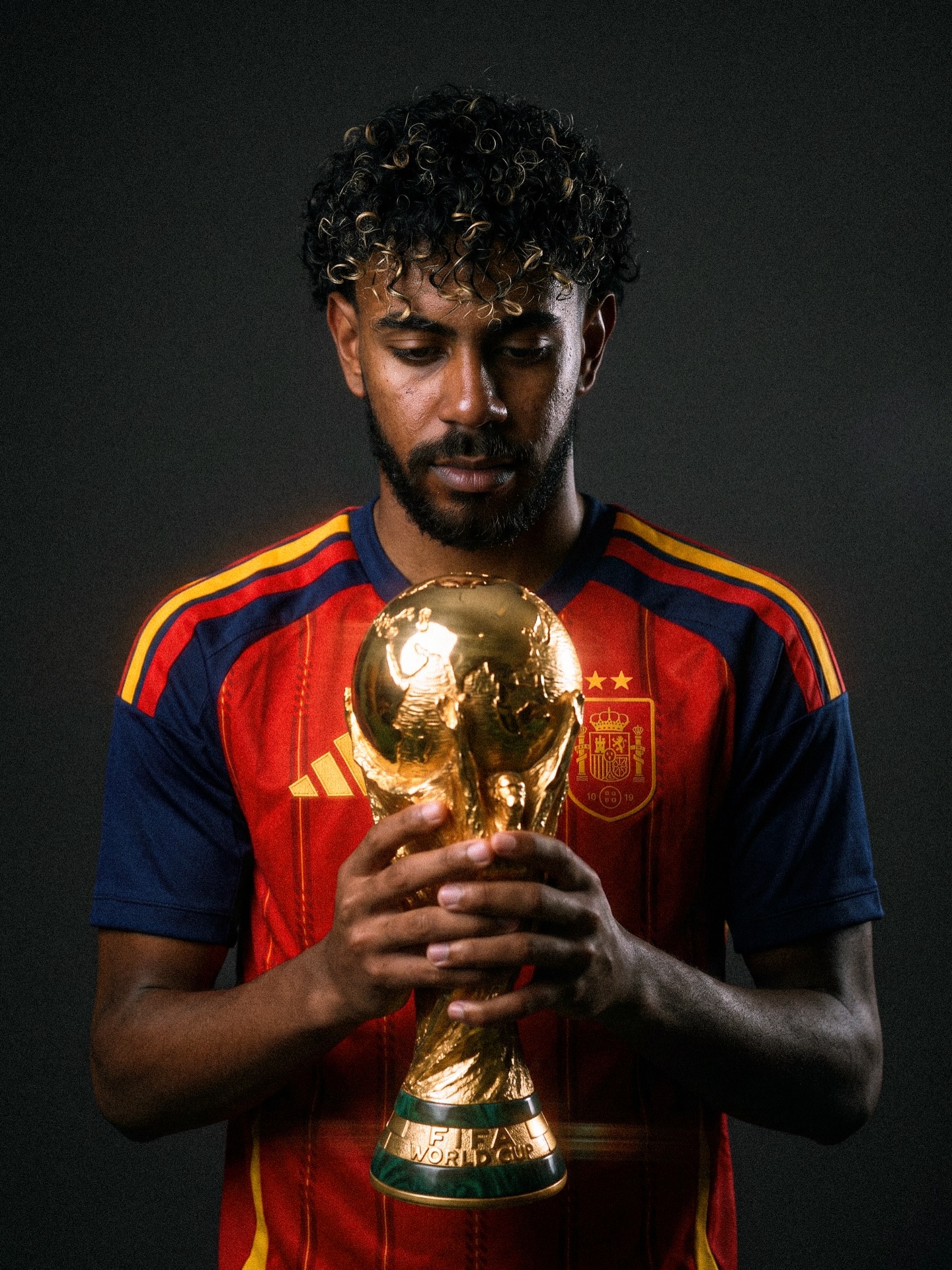 🚨 𝐎𝐅𝐅𝐈𝐂𝐈𝐀𝐋: 𝐋𝐀𝐌𝐈𝐍𝐄, 𝐅𝐈𝐓 & 𝐑𝐄𝐀𝐃𝐘! 🍿🇪🇸

“Lamine Yamal is in 𝐏𝐄𝐑𝐅𝐄𝐂𝐓 𝐂𝐎𝐍𝐃𝐈𝐓𝐈𝐎𝐍𝐒, he’s ready now to play and contribute at the best level”, says de la Fuente ✨

Yamal said he’s ready to grow 𝐁𝐄𝐀𝐑𝐃 𝐀𝐍𝐃 𝐌𝐔𝐒𝐓𝐀𝐂𝐇𝐄 if Spain 𝐖𝐈𝐍 𝐓𝐇𝐄 𝐖𝐎𝐑𝐋𝐃 𝐂𝐔𝐏 this summer… get ready 🧔🏽