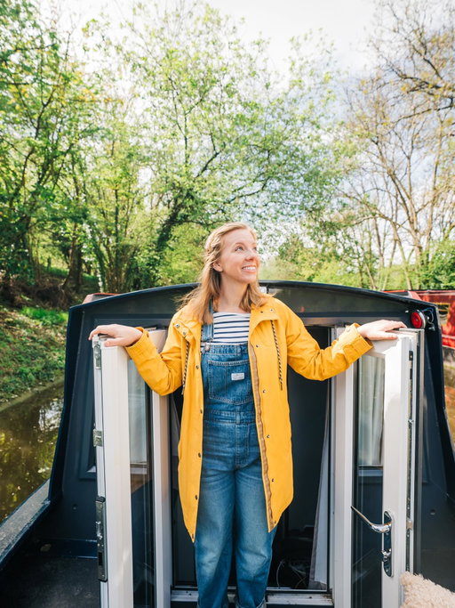 🎉 GIVEAWAY! This week’s video is all about our time cruising the canals of England in a narrowboat with @blackprinceboats . This video wasn’t sponsored, but we had so much fun on the boat that we asked if Black Prince if the wanted to partner up to give one of you the chance to tryout narrowboat life in the UK for yourselves and they said yes!

Comment “BOAT” on this post and we’ll send you the giveaway signup.  No purchase necessary! So long as you’re eligible for sweepstakes, you can enter! (Side note: the boats are dog friendly so you can ring your four legged friend, too.)

Winner will be randomly selected on June 28. Good luck! And don’t forget to watch the video now live on YouTube. 😉