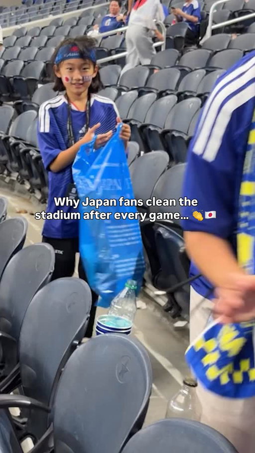 The reason @japanfootballassociation fans clean the stadium after each game. Respect. 🤝🇯🇵