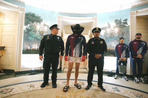 Diego Lopes is the first person to win a fight on the White House lawn 😅