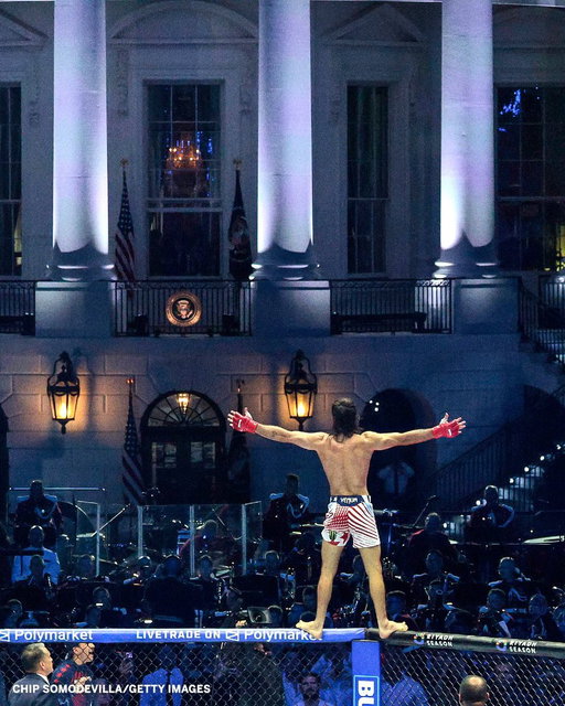 This photo of Diego Lopes after his KO win at the White House 🔥 (via @ufcespanol)