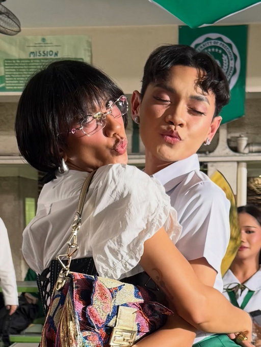 HAPPY PRIDE PO OPO! 🌈 

Maraming salamat @esnyrrr for making me part of your First Day High Episode! Mabuhay ka ateh! Apakahusayyyyyy! Panuorin niyo po ang First Day High Episode sa Youtube 😗🫶🏽💃🏽