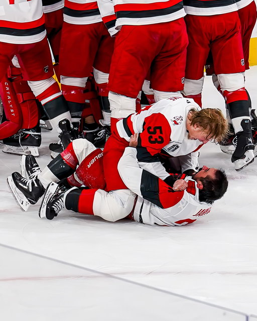 HUG ME BROTHER! 🤩

What a moment for these young guys! 🥹 #StanleyCup
