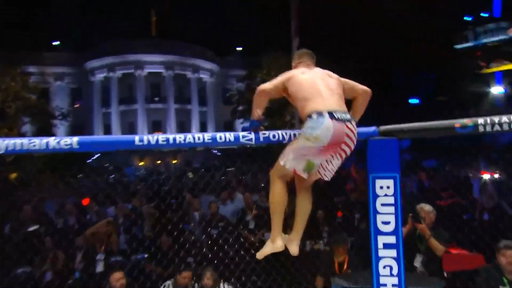 THE ULTIMATE CAREER HIGHLIGHT 🤯

@Justin_Gaethje JUST DID THE UNTHINKABLE AT #UFCWHITEHOUSE!!