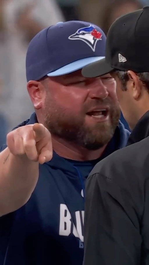 Blue Jays manager John Schneider ejected for arguing a balk on a move he says Jeff Hoffman does often

#baseball #mlb #bluejays #yankees #umpire