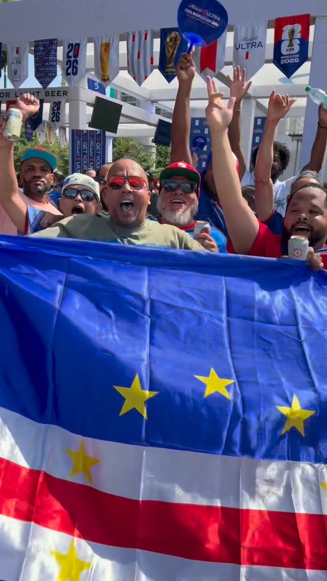 Cabo Verde fans are in high spirits ahead of their @FIFAWorldCup debut! 🇨🇻🤩