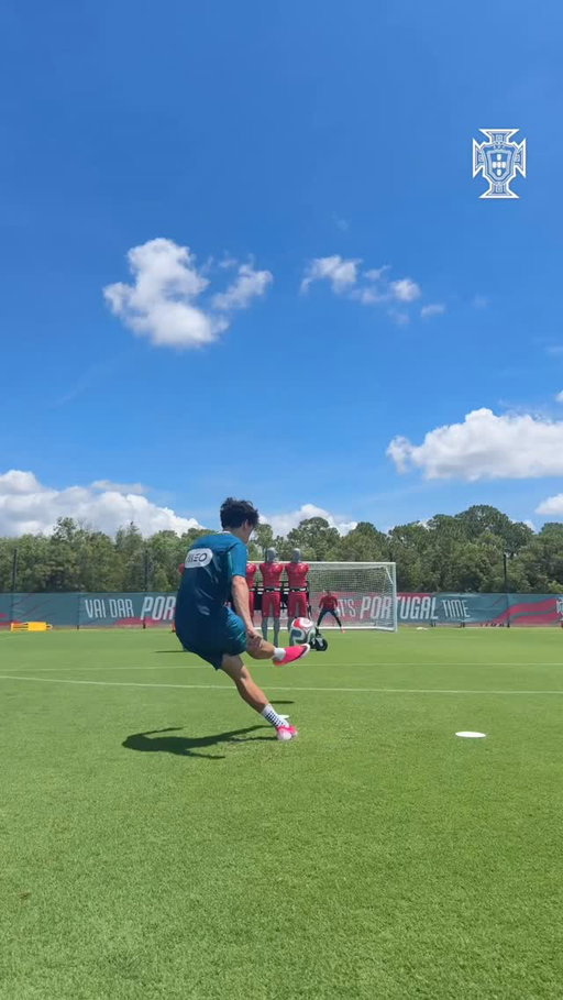 𝗩𝗶𝘁𝗶𝗻𝗵𝗮. ☄️😮‍💨

#VaiDarPortugal | #ItsPortugalTime