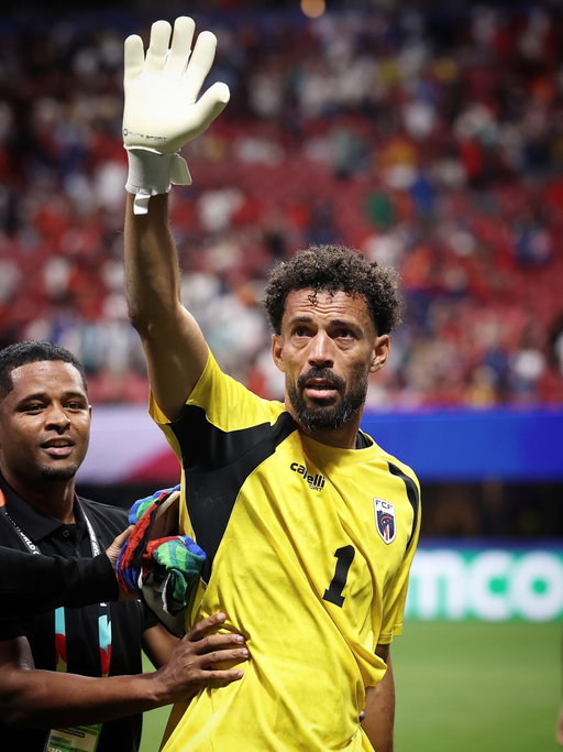 World Cup debut. 40 years old. €40k value on Transfermark. Play against Spain. Represent your country with 500.000 as population. 7 saves. National hero. 𝐂𝐥𝐞𝐚𝐧 𝐬𝐡𝐞𝐞𝐭.

Vozinha, 40 years old. A look at his family. 𝐓𝐞𝐚𝐫𝐬 𝐨𝐟 𝐣𝐨𝐲. 🥹🇨🇻

𝐖𝐞 𝐟**𝐤𝐢𝐧𝐠 𝐥𝐨𝐯𝐞 𝐭𝐡𝐢𝐬 𝐠𝐚𝐦𝐞. ❤️🌎