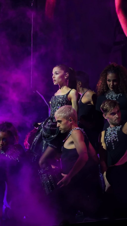 HAPPY PRIDE! 🌈 My queer eyes have officially been blessed. #eternalsunshinetour @arianagrande @teamariana #BrighterDaysMemories