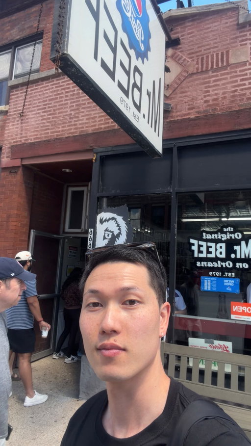📍Mr. Beef
666 N Orleans St
Chicago IL 60654

#thebear #bestsandwich #chicagofood #chicago #WhereToEat