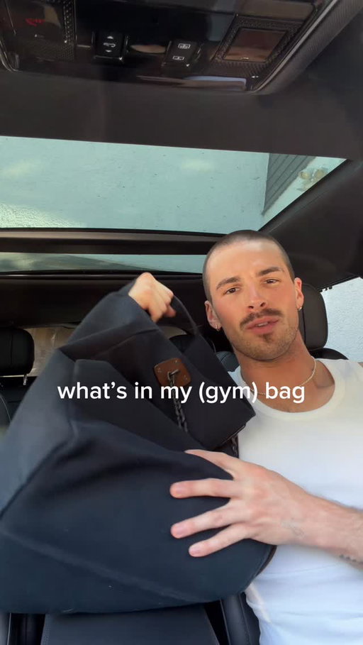 All the essentials ft. @touchland performance body spray.
 
Shop Level Up @sephora now
 
#touchlandpartner #whatsinmybag #gymbag #mensfragrance