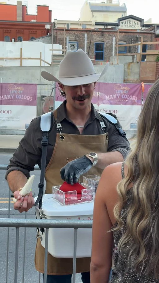 Just one bite makes me smile the whole day, the whole day 🤠😃
•
•
•
•
•
#fyp #cowboy #cannoli #rileygreen #viral