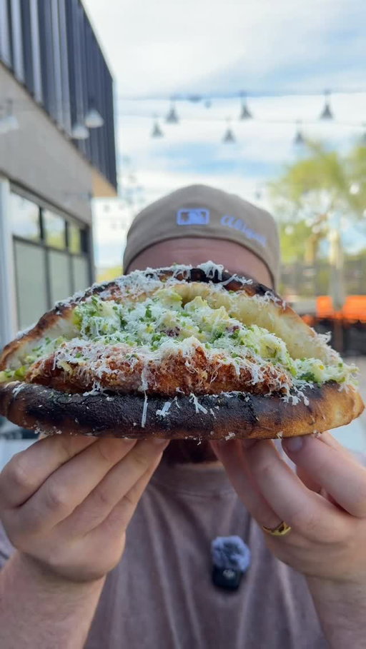 Trying the viral pizza sandwiches from Heritage Kitchen + Cocktails in Scottsdale | Available during social hour from 3pm-6pm daily @heritagekitchencocktails