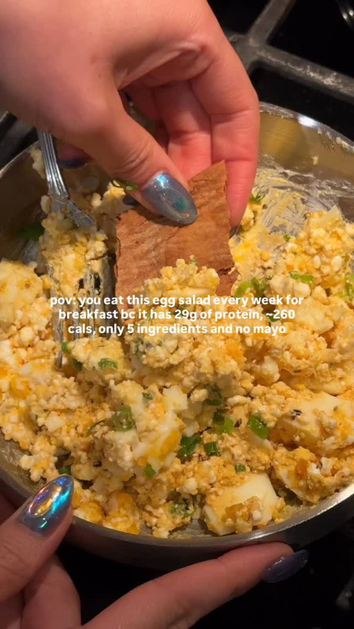 FOLLOW FOR MORE HEALTHY ASIAN RECIPES!

COTTAGE CHEESE CHILI CRISP EGG SALAD

MACROS 
259 cals | 28.9g protein | 7.7g net carbs | 13.2g fat | 0.8g fiber

2 large eggs (I used @vitalfarms )
0.5 cup low fat cottage cheese (I used @friendshipdairies )
1 tbsp green onions, chopped
0.5 tsp chili crisp (I used @momofukugoods )
0.5 tsp soy sauce

#protein #cottagecheese #highprotein #macrofriendly #vitalfarmsvff