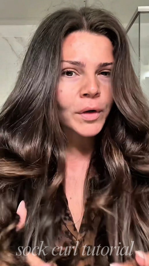 Sock curl tutorial!! 🎀 save & try on your next hair wash day 

#sockcurls #heatlesscurls #heatlesswaves overnight blowout, heatless curls
