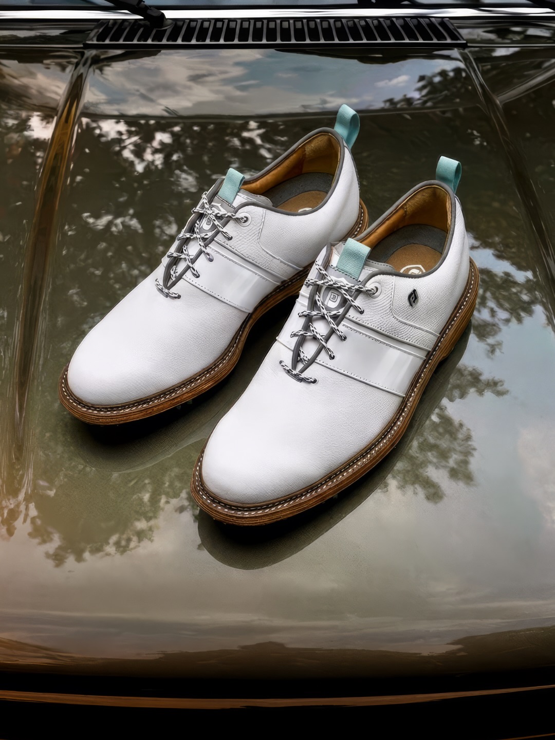 Limited Edition FootJoy × Todd Snyder The Legends Series continues. Two styles inspired by sea, sand, and summers in the Hamptons.

Online only. Available now. Link in bio.