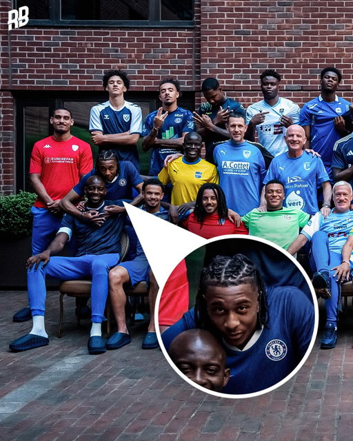 Love this… France get their 2026 World Cup campaign underway tonight but their 26-man squad and staff paid homage to their first club, the place where everything began for them 🔙🇫🇷

Got Michael Olise in a Chelsea top, William Saliba & Kylian Mbappe rocking an AS Bondy kit and Desire Doue dropping smoke on everyone with his Rennes shirt 😮‍💨

None of them forgetting where their passion for football was born. Gotta respect it. 🫡