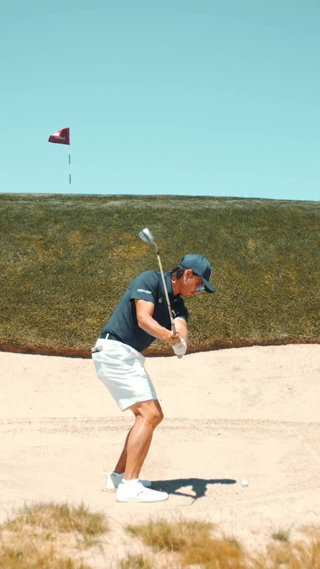 @rickiefowler makin’ it look easy at Shinnecock Hills