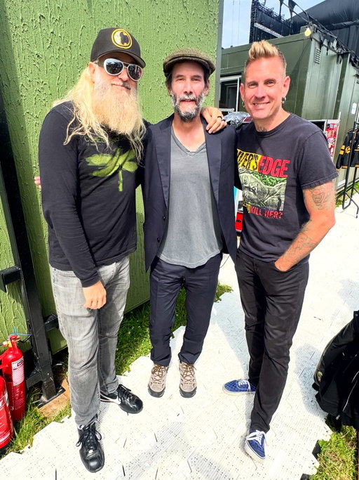 Brann wore a River’s Edge shirt and the universe sent Keanu. Manifestation is real. Super nice guy 🤘