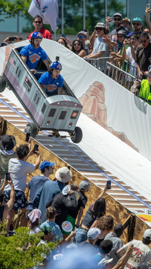 Knicks in 5 🧡💙 Thanks so much for making this possible @redbullusa 

#redbullsoapboxrace #redbull #knicks #newyorkcity