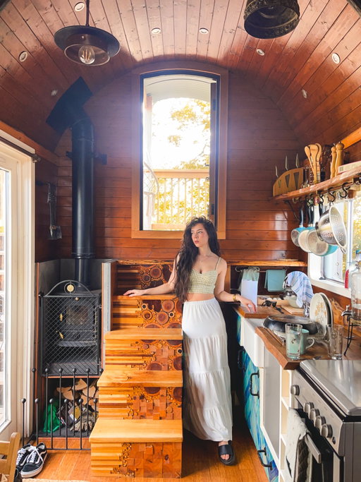 Rewatched Off Campus, read two books, watched wildlife from inside this amazing converted horse lorry 🐴 🚛 ✨

The perfect hidden off grid staycation spot nestled in the countryside of Norfolk @getawayhideaway We originally stayed here 4 years ago in this very lorry called Dixie! We’ve also stayed in Douglas for Paul’s birthday in previous years ☀️