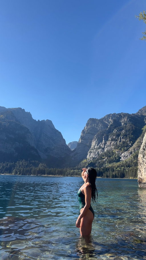 On a mission to explore more national parks!! With @tmobile I have the connection I need to feel confident on all my adventures. 🌋 #TMobilePartner @nationalparkfoundation