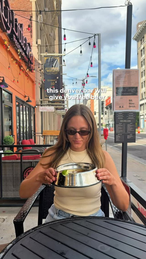please tell me if you’d try this 😂 get a FREE beer when you drink out of a dog bowl @twolazydogsdnvr!

‼️ there are only 2 outdoor tables (if you plan to bring your dog)! otherwise lots of inside seating (no dogs)

#denver #colorado #happyhour