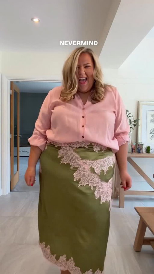 NFD icons worn by our forever icon @laura.adlington 🌹 P.S This is your official notification that the pink Billie top and Daphne skirt have been restocked!!! #bestsellers
