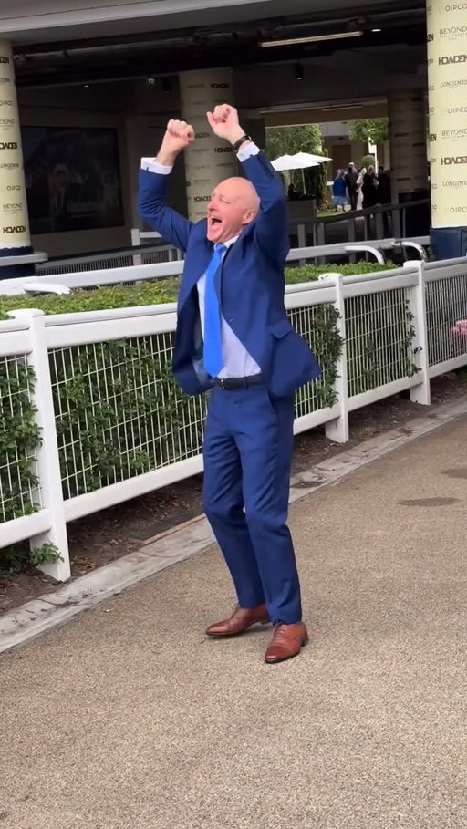 When it means the 🌎 

Ombudsman’s travelling head lad was wearing his lucky tie 💙