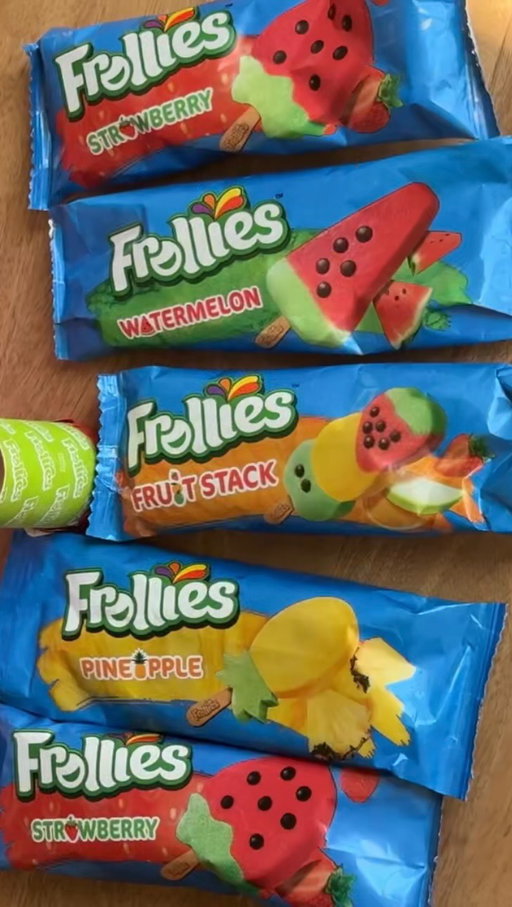 is “sweet treats” not the answer you were looking for??? 🤔👛🍍🍓🍉🍏

#whatdoyoubringtothetable #icepops #whatibringtothetable #frollies #purse
