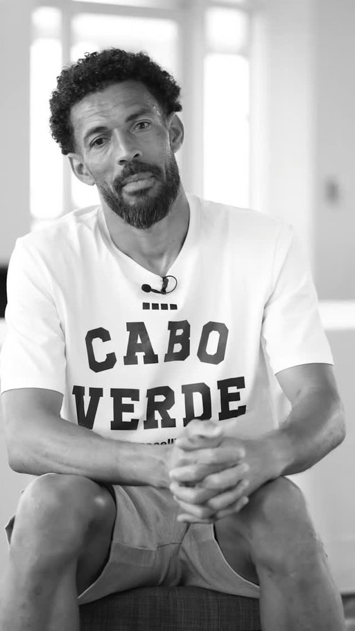 𝗣𝗲𝗿𝗳𝗶𝗹 🦈🇨🇻

Conheça um pouco os Tubarões Azuis 

Josimar Dias 'Vozinha'

-----
#FIFAWorldCup | #FIFAWorldCup2026 | #CaboVerde | #TubarõesAzuis | #WeAreCaboVerde