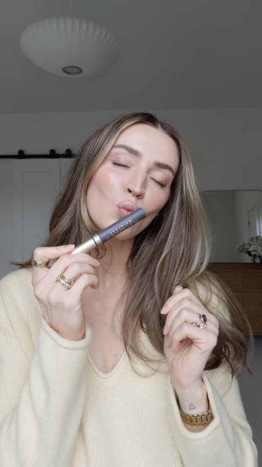 Trends come and go, but the @lorealparis iconic Voluminous mascara is here to stay 💅🏻

#LorealParisPartner #Voluminous