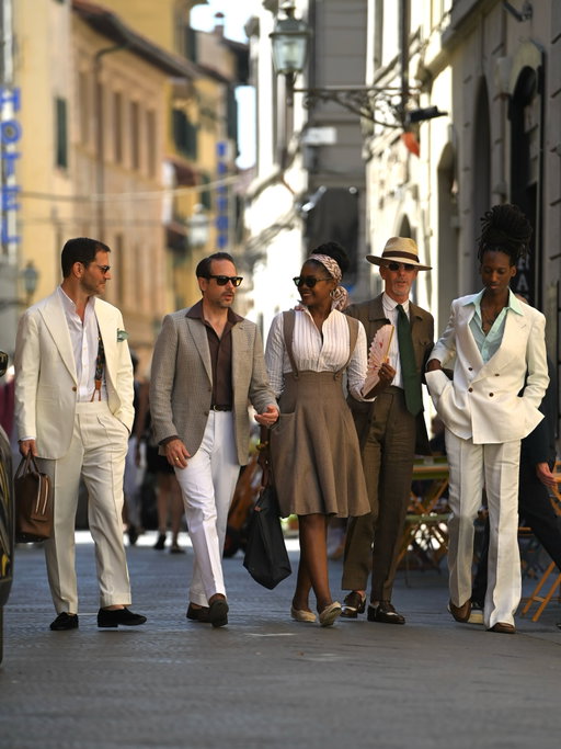 Pitti Uomo, Day 2.. some first images.

#pittiuomo #pitti110 #pittiuomo110