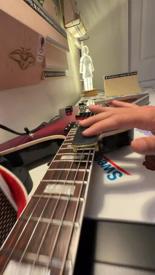 A few tricks on my @fireflyguitarsofficial gtr #fingerboarding