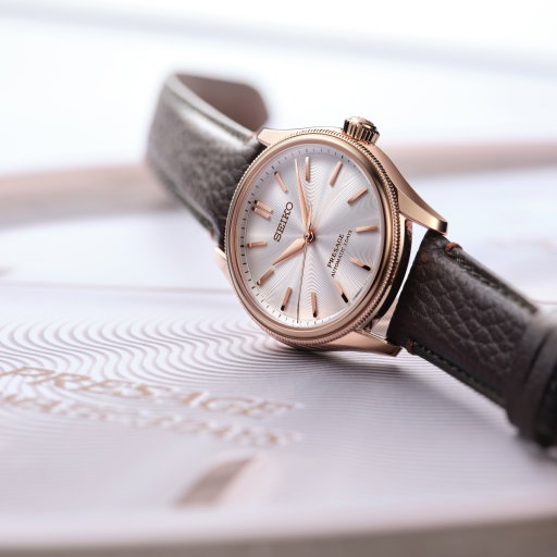 Seiko Presage Classic Series Tomioka Silk Promotion Organization Limited Edition

The intricate dial pattern reflects the graceful drape and texture inherent in finely woven Tomioka silk. A pearl-like finish enhances its refined luster and pristine whiteness.

Ref: HCC008J1
https://www.seikowatches.com/global-en/products/presage/hcc008j1

#hcc008j1 #hcc008 #seiko #presage #seikopresage #classicseries #watch #watches #automatic #6r51 #watchfan #watchesofinstagram