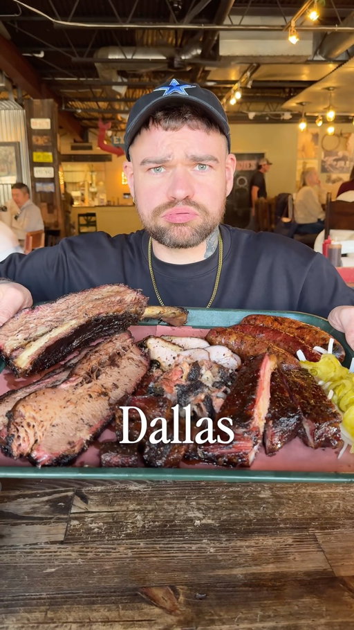 One of the most memorable experiences of Dallas for me was eating at @pecanlodge.

Brisket, dino-ribs, pork ribs, pulled pork, sausages, turkey. Incredible sides. It’s some of the best BBQ I had on the trip.

There’s something special about Texas BBQ in Dallas 🇺🇸
