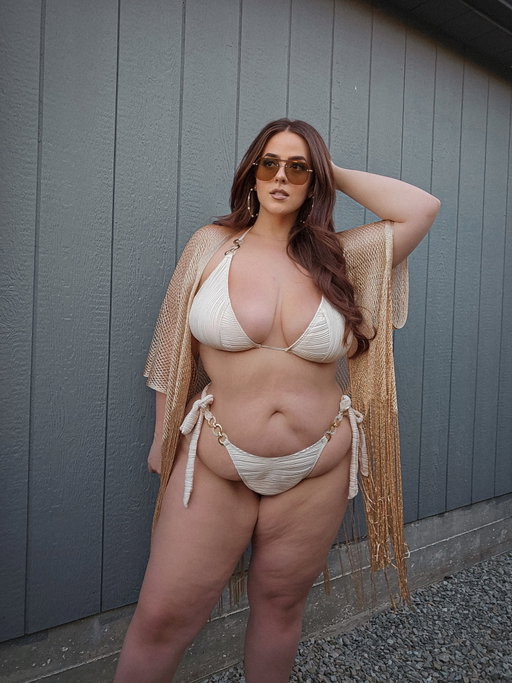 @FashionNovaCurve • a reminder that you don’t need a flat tummy to wear a bikini 🫶🌴

wearing the “Island Nights Hardware Textured 2 Piece Bikini” and “Paula Shimmer Fringe Swim Cover Up Kimono” from @NovaSwim by @FashionNova ☀️

#plussizestyle #curvyfashion #plussizeswimwear