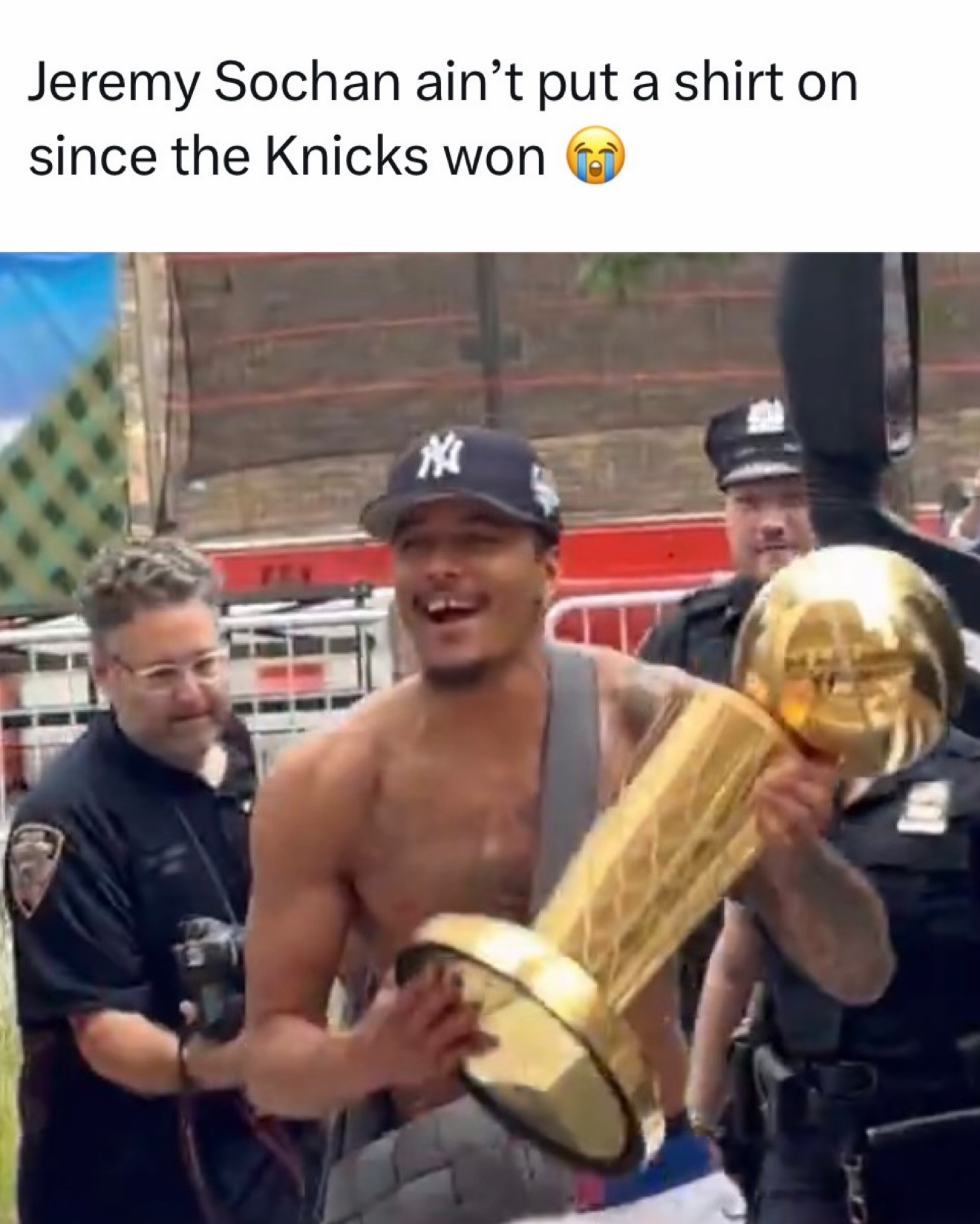 This Knicks parade will be so legendary 😭

(via @nba_newyork, Knicksnation/x, omarjimenez/X, harrisonsanford/X)