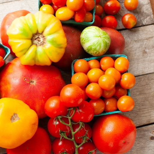 ⭐🍅 
Fresh Tomatoes Have Arrived. Sometimes the simplest ingredients are the most exciting.

Summer cooking starts here.

#UnionMarketNYC #UnionMarketNYCSeasonal #UnionMarketNYCEats #GoodFoodMatters #Tomatoes #FreshProduce #BrooklynEats