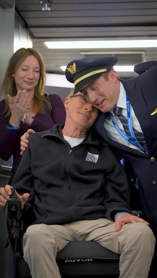 He’s one proud dad. 
 
Captain Rob L. spent 19 years flying for United. When an ALS diagnosis ended his career early, his son, First Officer Daniel L., proudly piloted his father’s retirement flight. 
 
Daniel’s tribute to his dad over the PA system brought the whole plane to tears. 
 
#Pilot #Travel #FathersDay #Heartwarming #UnitedAirlines