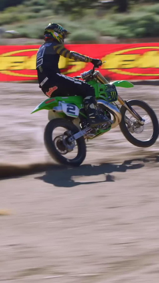 Who is hitting Mammy @mammothmotocross ? 

@jeremymcgrath #mcmammoth #KX500 #2stroke