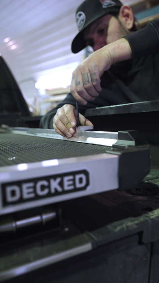 The truck setup she told you not to worry about.

Bring the entire contents of your bed out to you with the Drawer System and CargoGlide: tools and gear below, larger equipment and materials on top. 💪

#DECKEDUSA #GetDECKED #GetAfterIt
