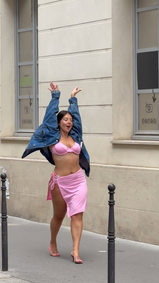 En maillot @rosetheory_fr ofc