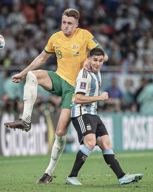 Australia's Harry Souttar is a GIANT 😭🤯