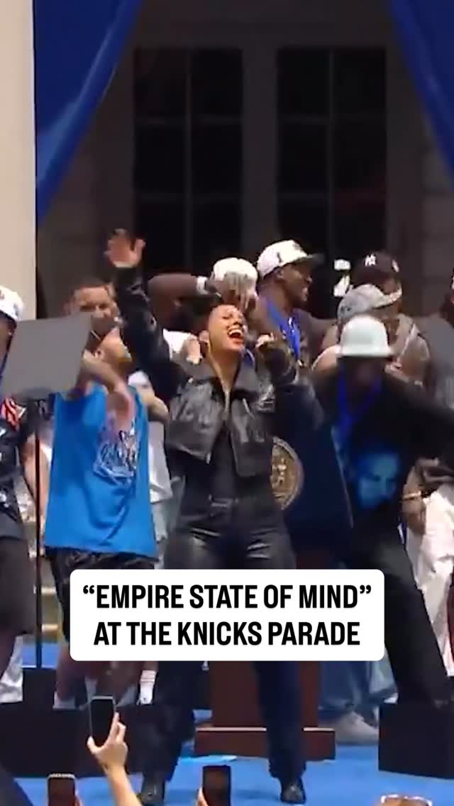 Alicia Keys performing “Empire State of Mind” at the Knicks parade, that’s only right 🗽

🎥: @sny_knicks