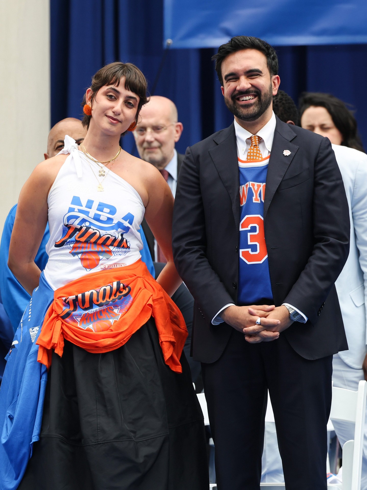 Someone give @ramaduwaji the trophy for best Knicks Parade look!!! 🏆 

The city's first lady (and former Cut cover star) wore a top made of bootleg Finals merch, with three different t-shirts stitched together to make a truly fab one-shoulder number. The look came courtesy of the New York brand @missclairesullivan. At the link in bio, get all the details on how Duwaji's parade 'fit came to be 💙🧡

Photo: Getty Images