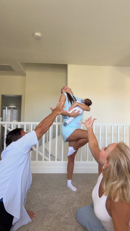 Not mad at all the attention😅 the ending was their idea😂👏🏼

#dance #family #dancetrends #grandparents #firsttimemom